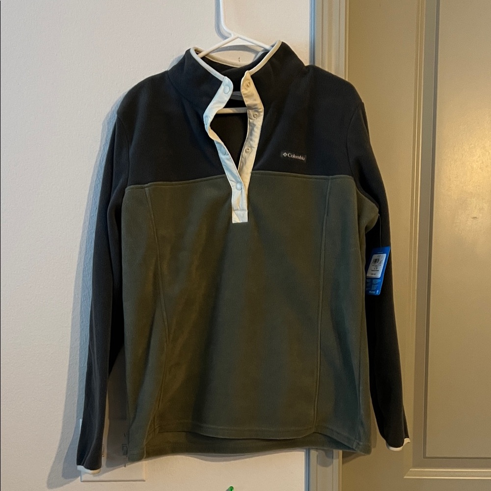 Columbia Women’s Sweater - Gray and Olive